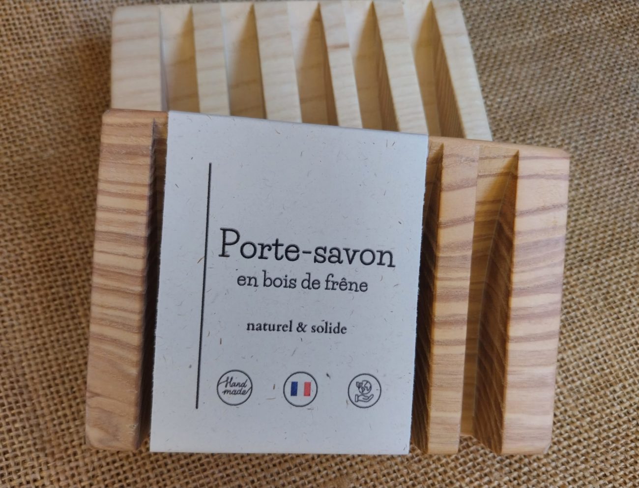 Porte-savon artisanal en bois de frêne